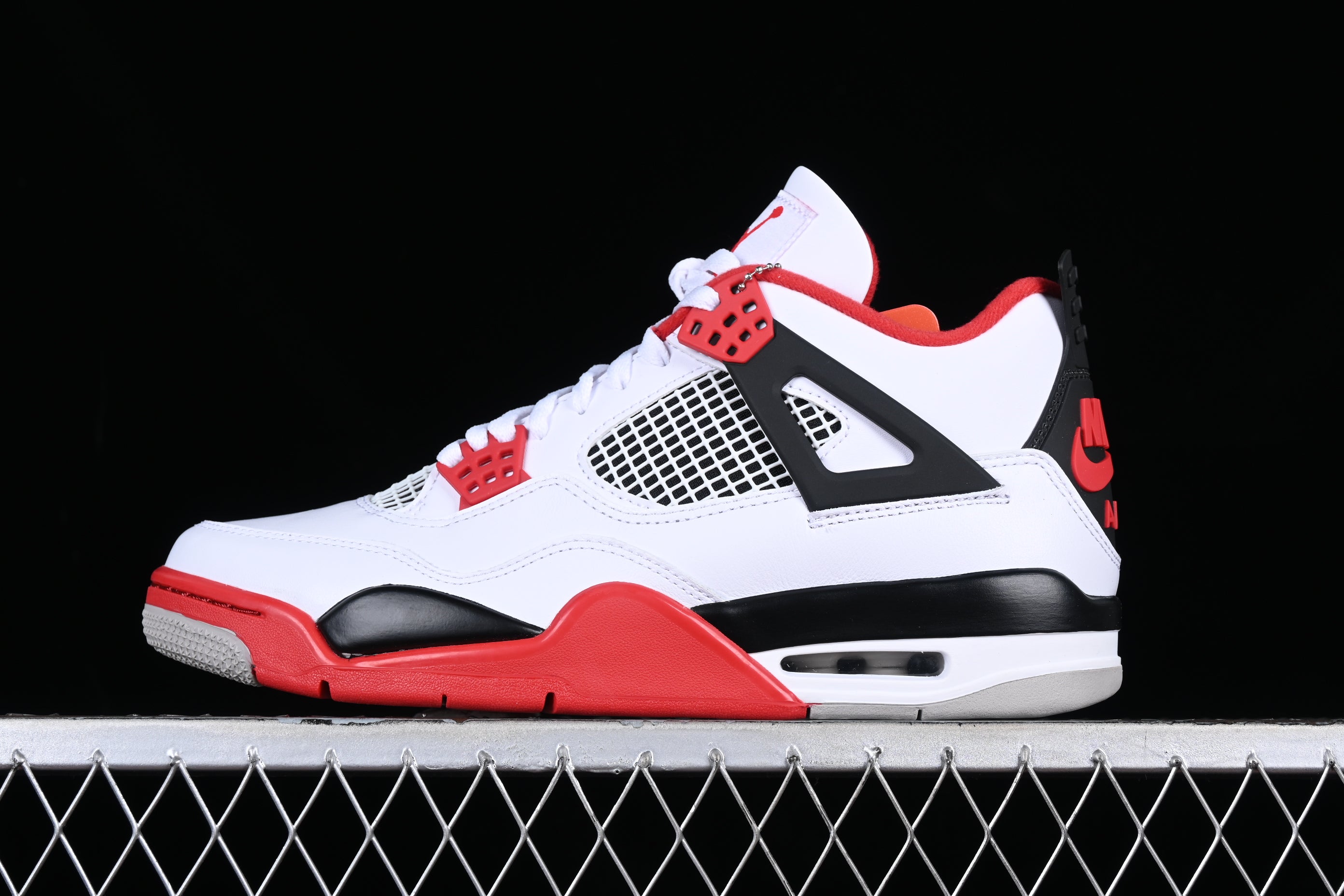 Jordan 4 Fire Red