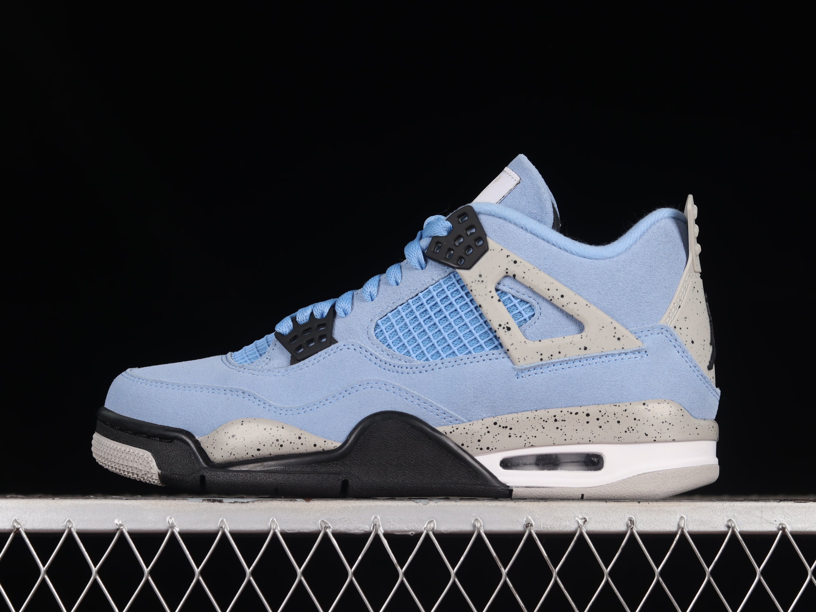 Jordan 4 University Blue