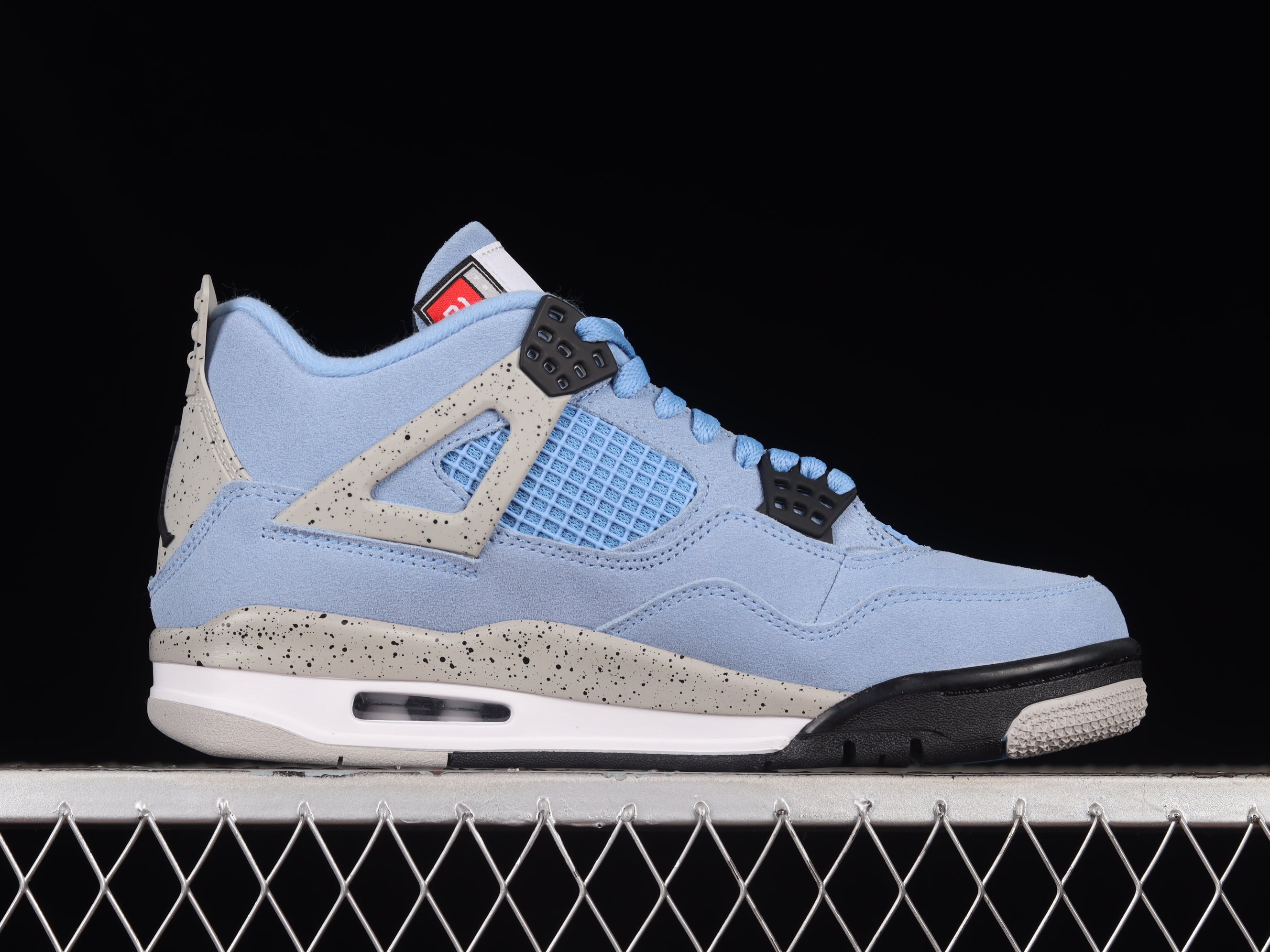 Jordan 4 University Blue