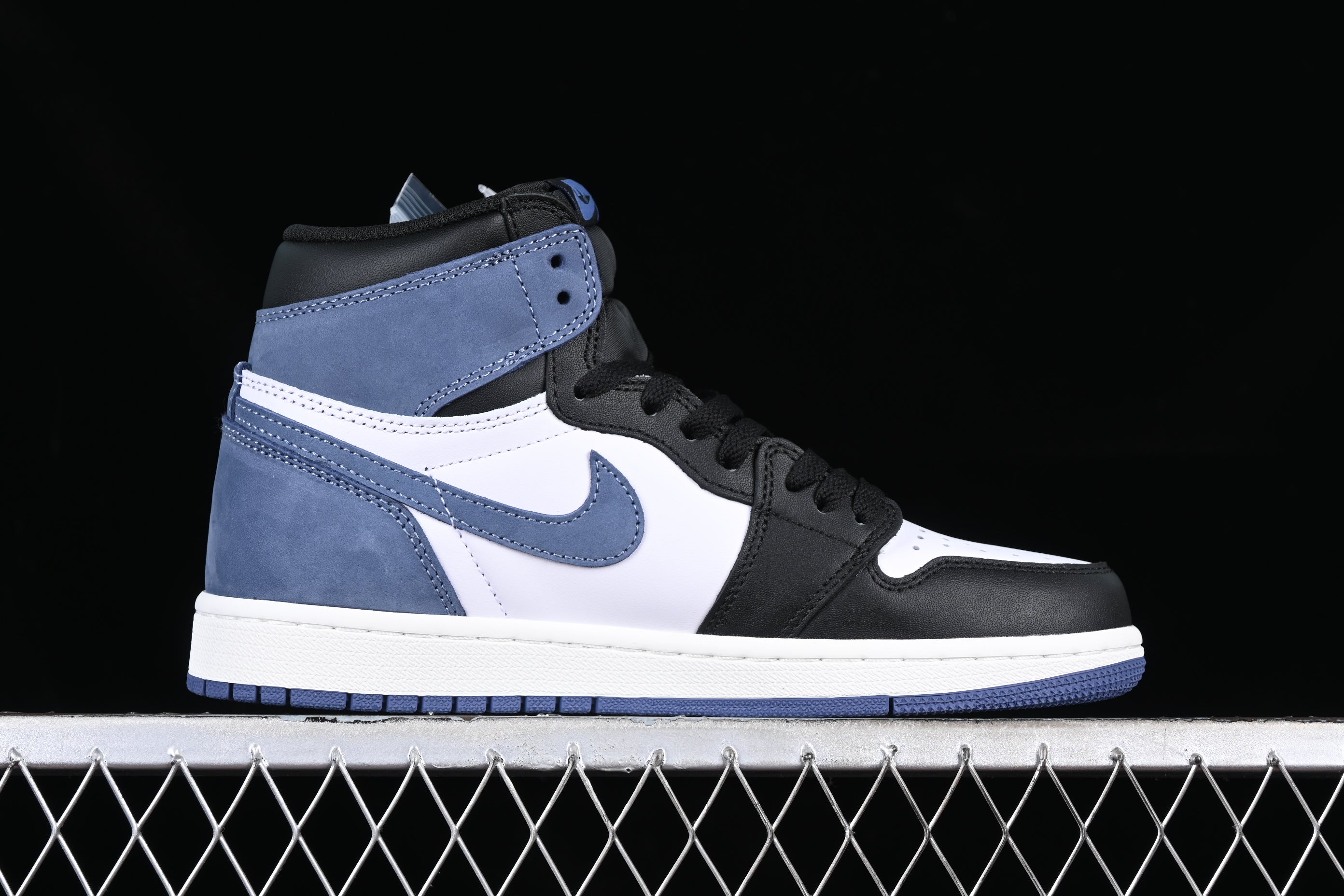Jordan 1 Blue Moon