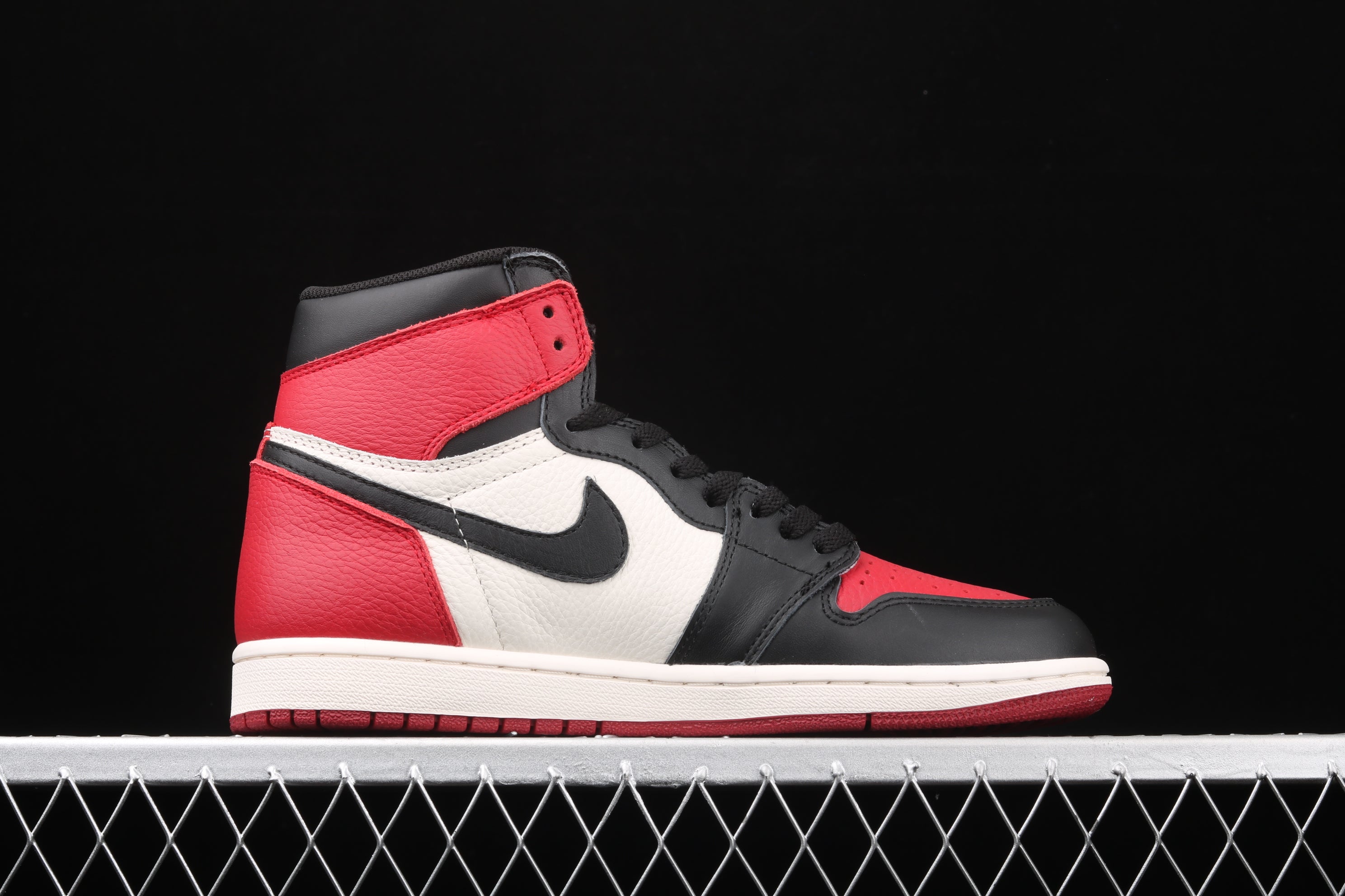 Jordan 1 Bred Toe