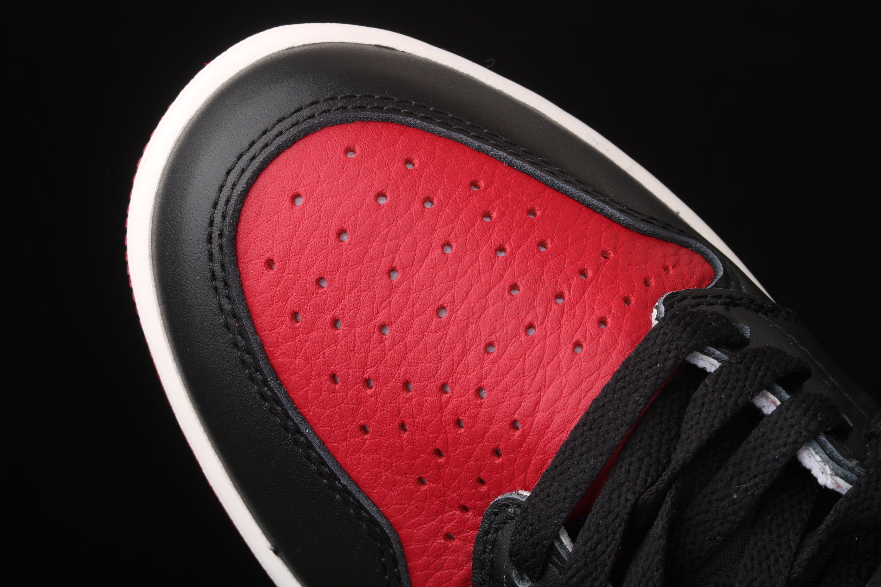 Jordan 1 Bred Toe