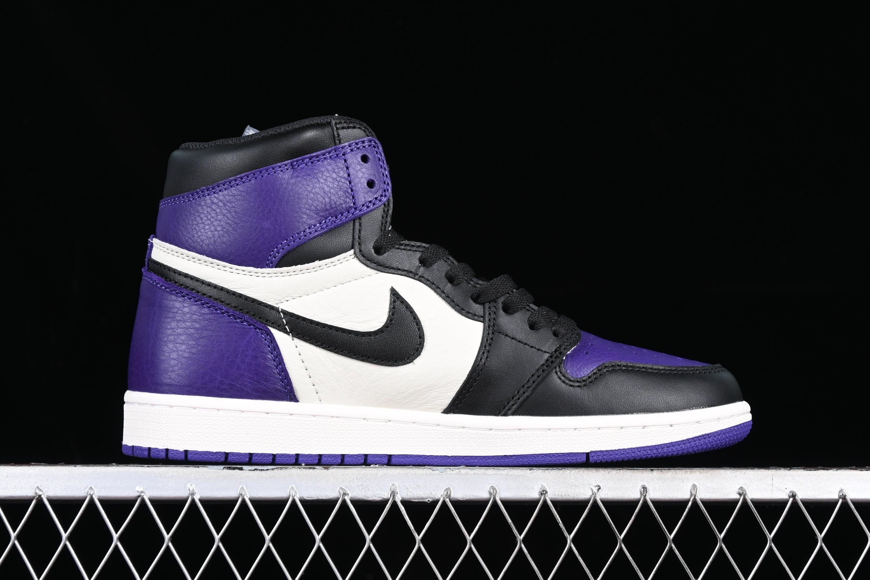 Jordan 1 Court Purple