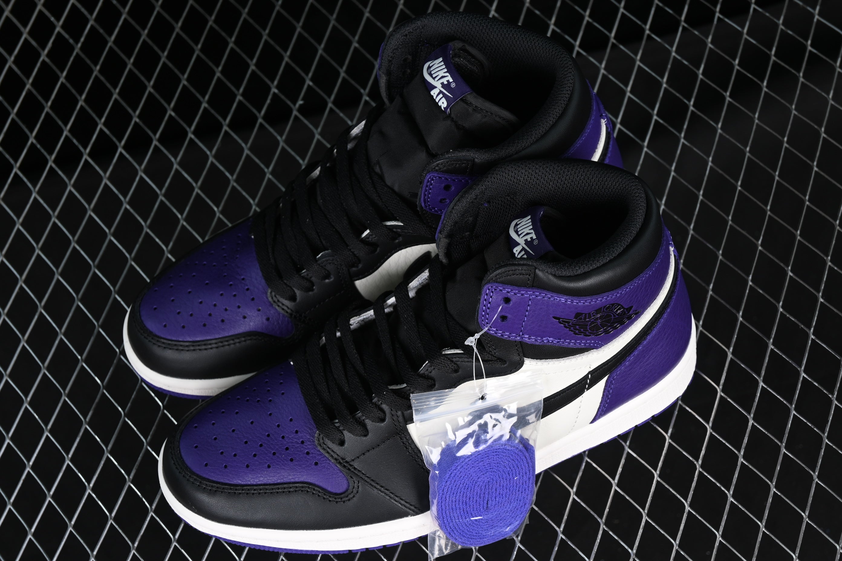 Jordan 1 Court Purple