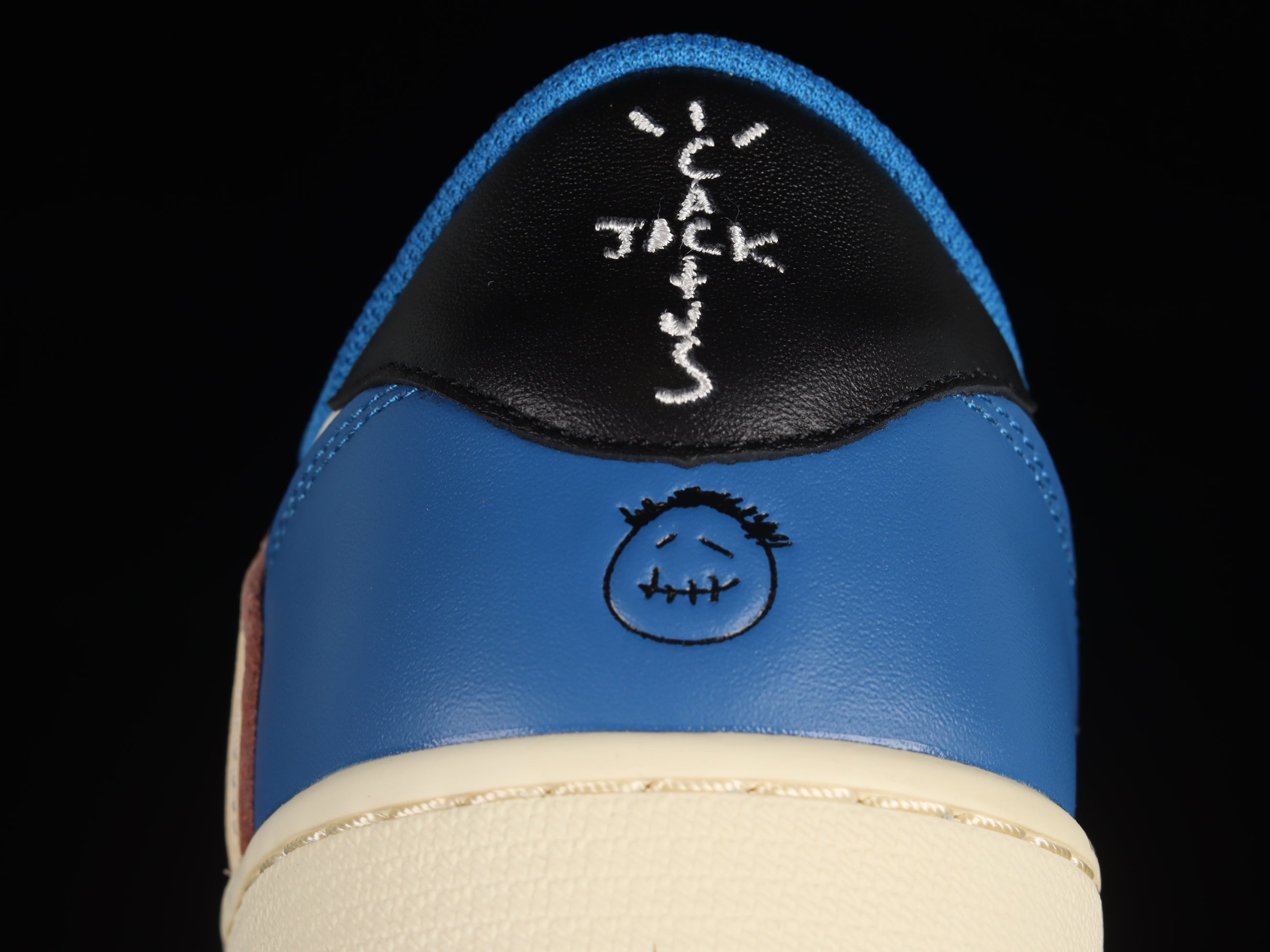 Jordan 1 Fragment x Travis Scott