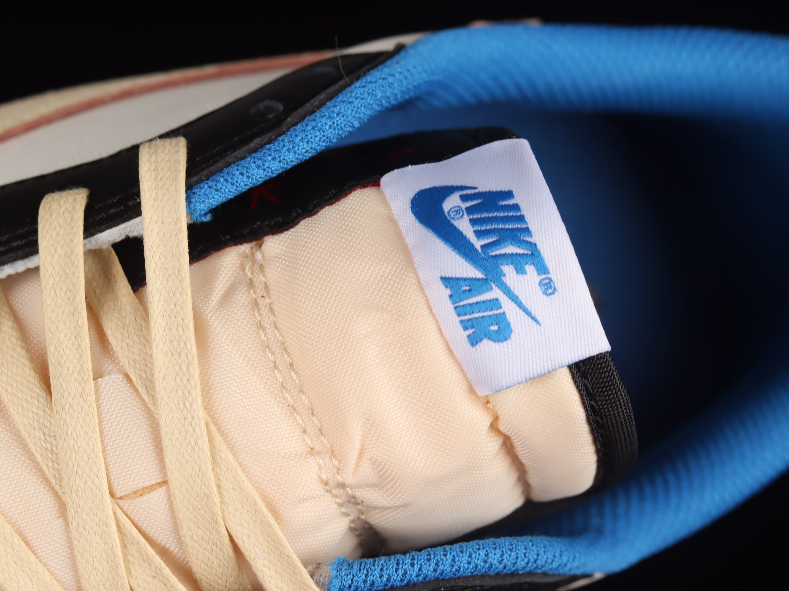 Jordan 1 Fragment x Travis Scott