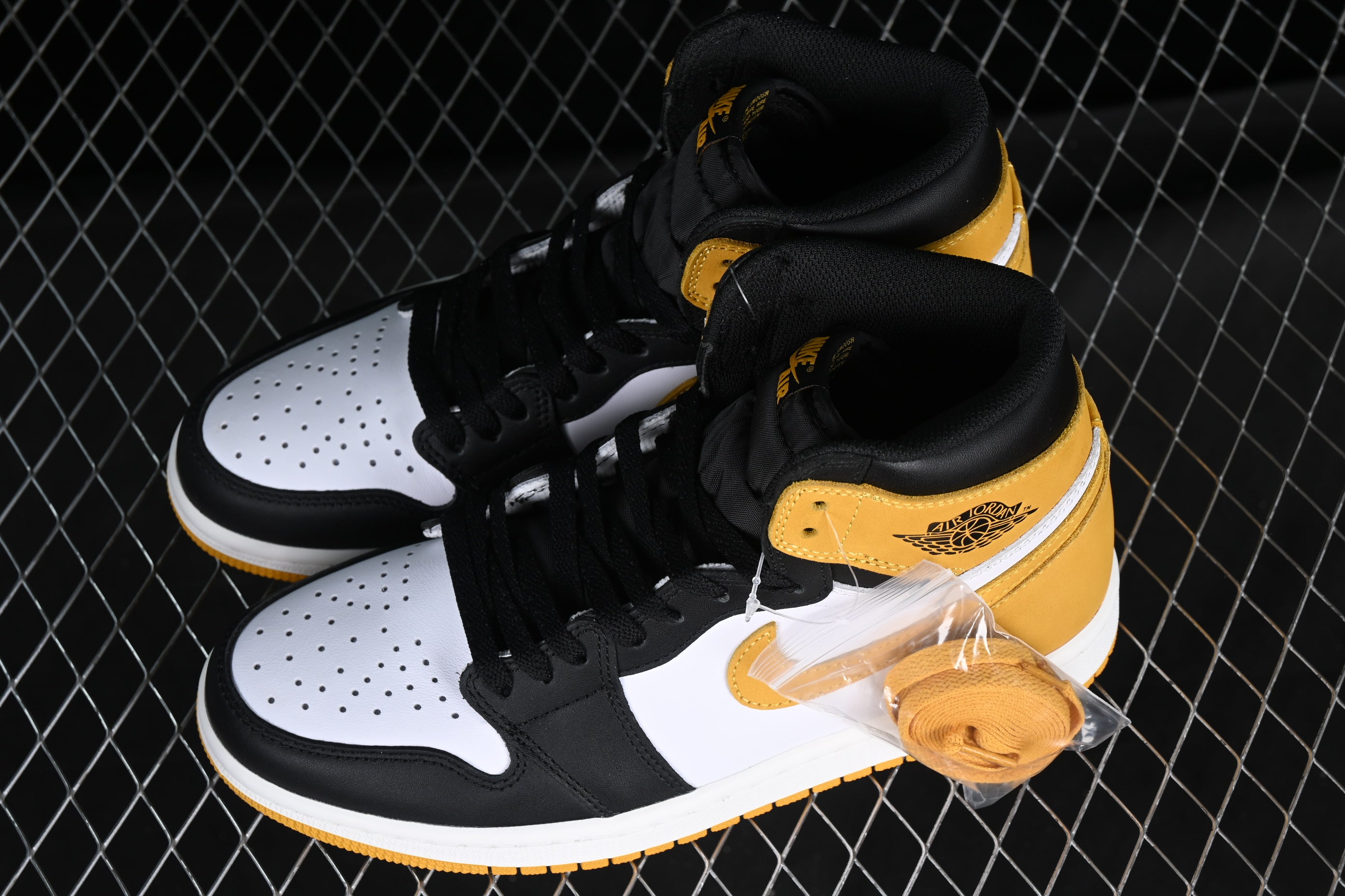 Jordan 1 Yellow Ochre