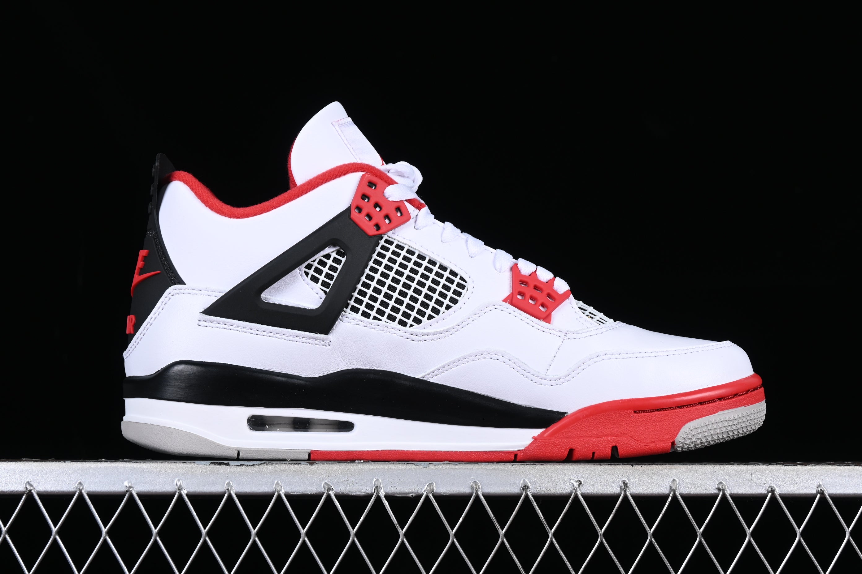 Jordan 4 Fire Red