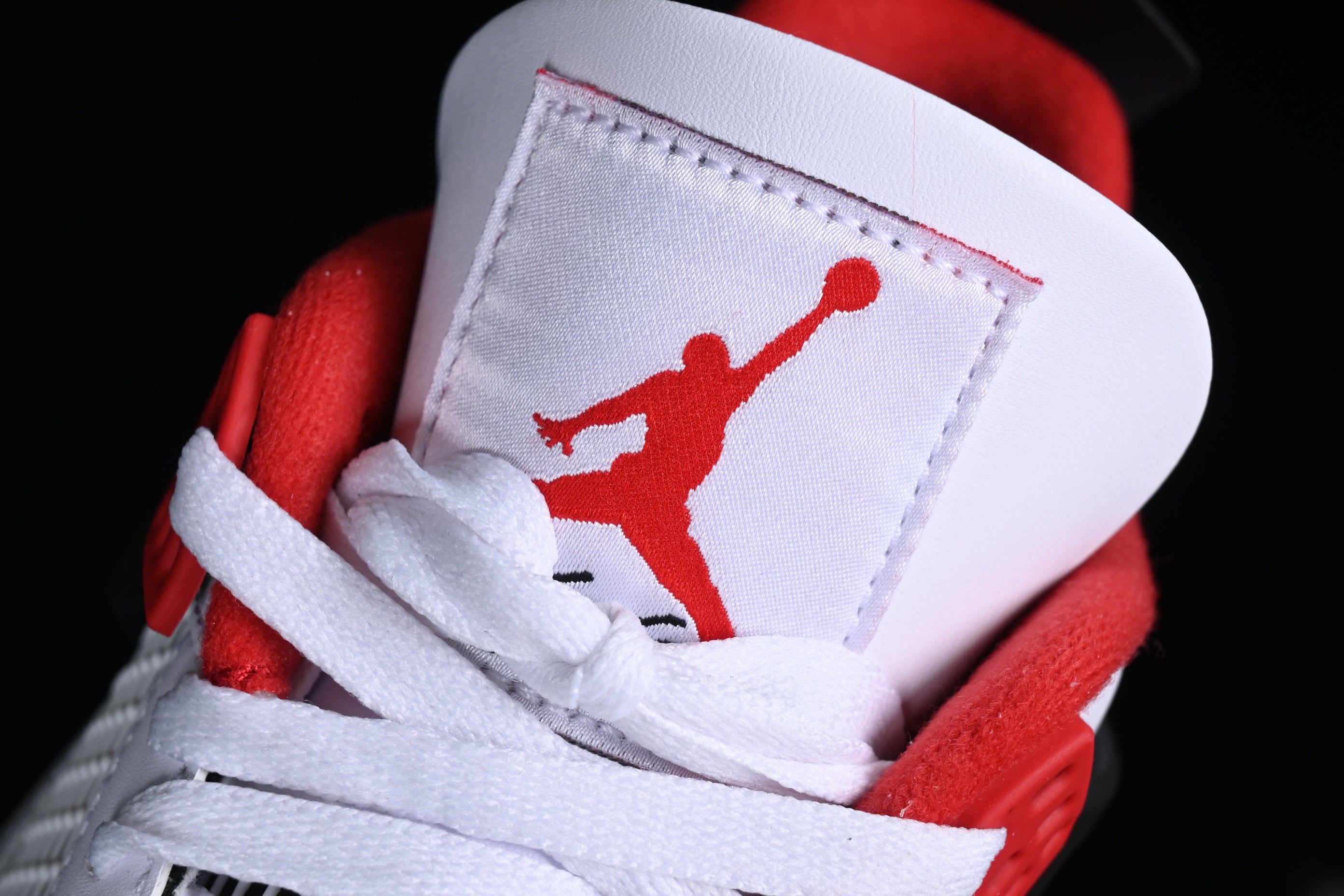 Jordan 4 Fire Red