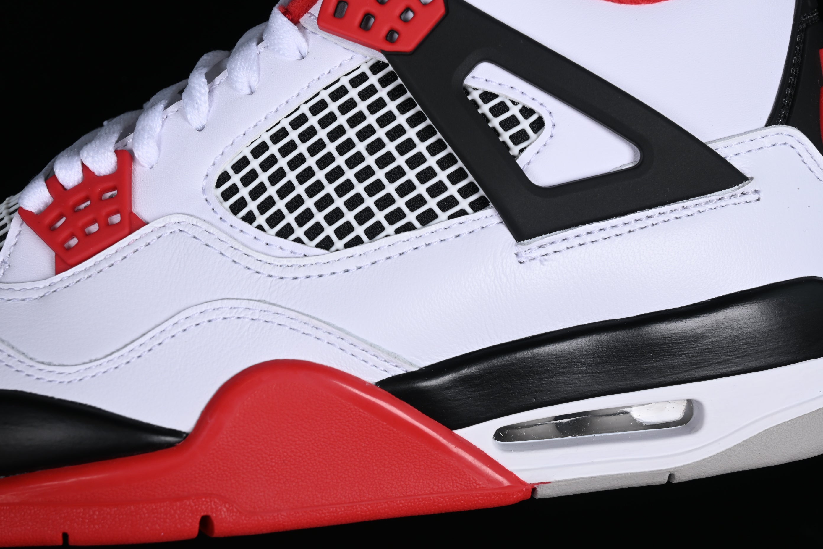 Jordan 4 Fire Red