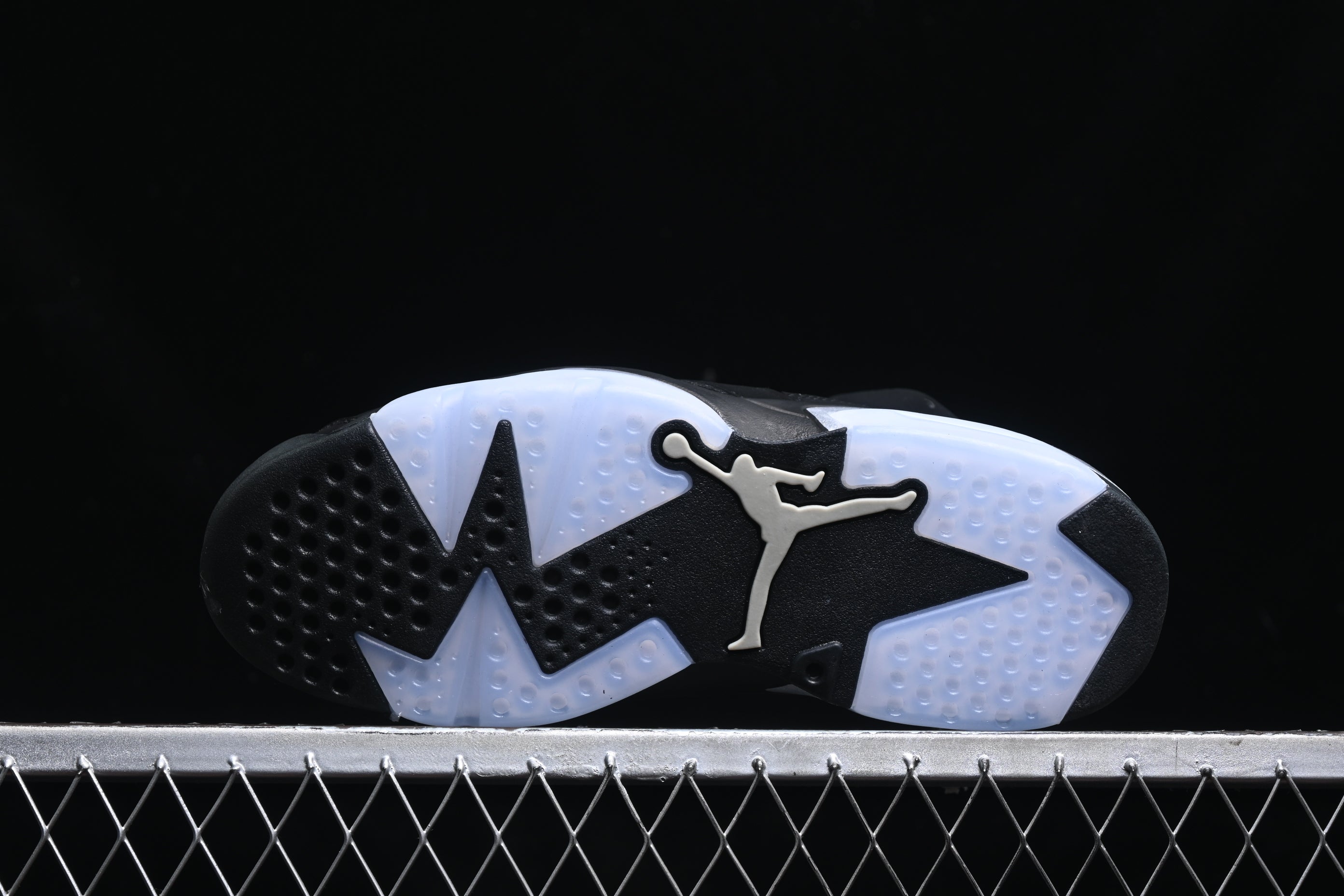 Jordan 6 Chrome