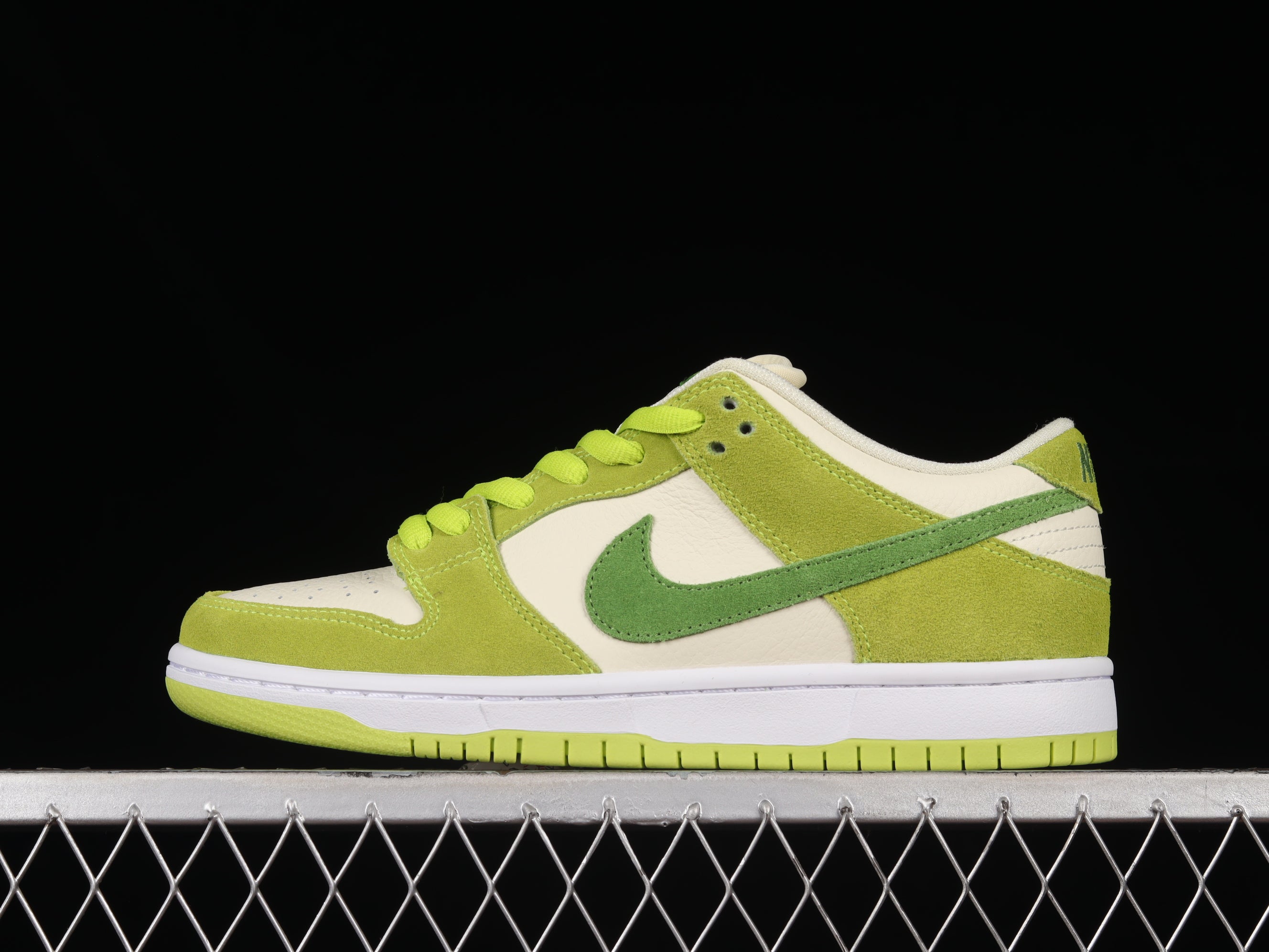 Nike SB Dunk Green Apple