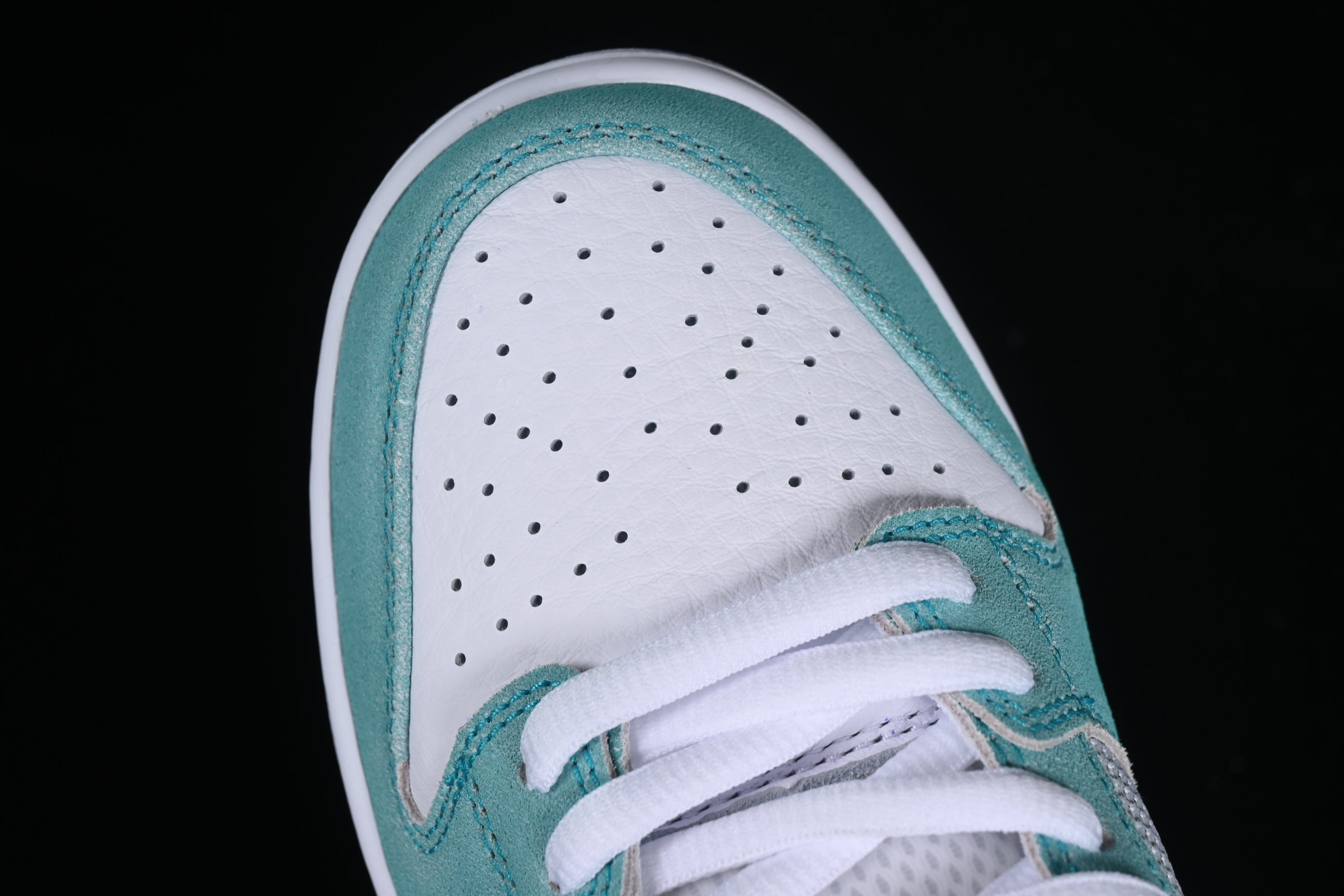 Nike SB Dunk April Skateboards