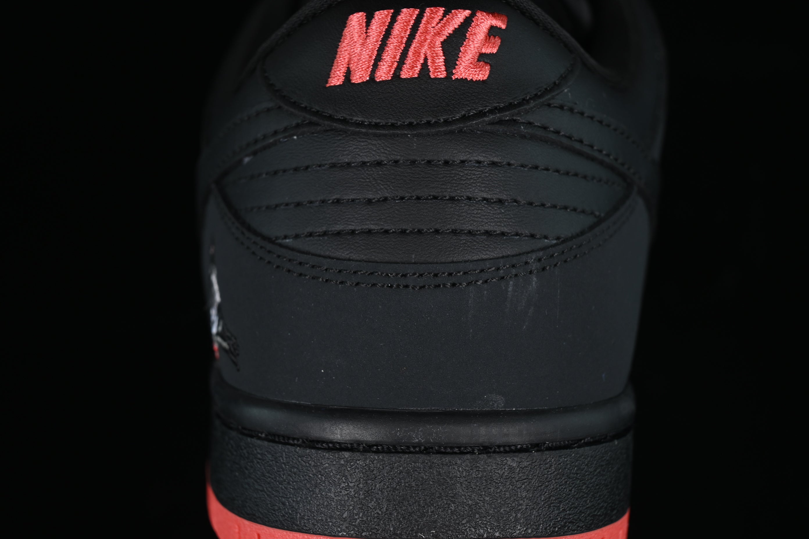 Nike SB Dunk Black Pigeon
