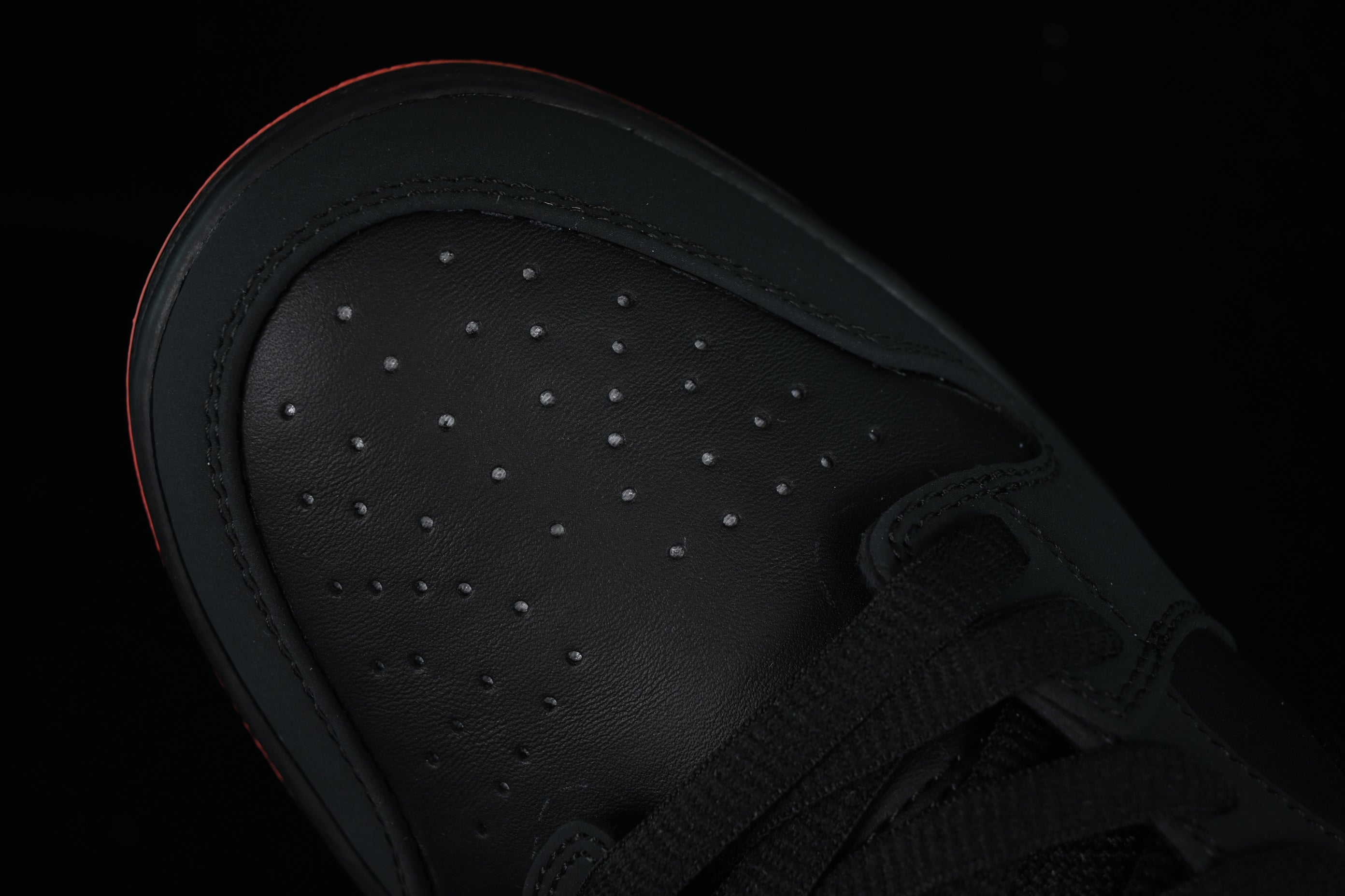Nike SB Dunk Black Pigeon