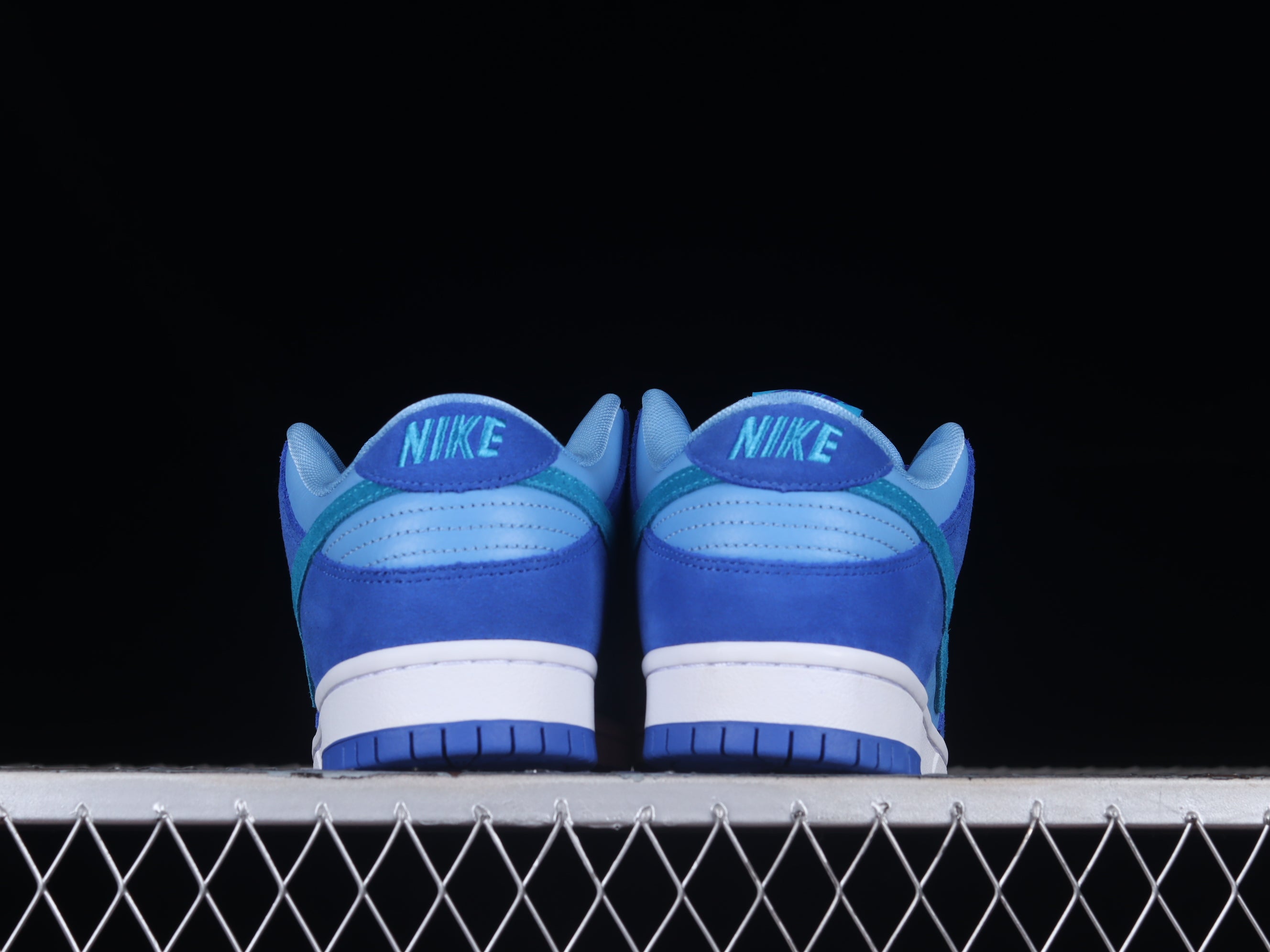 Nike SB Dunk Blue Raspberry