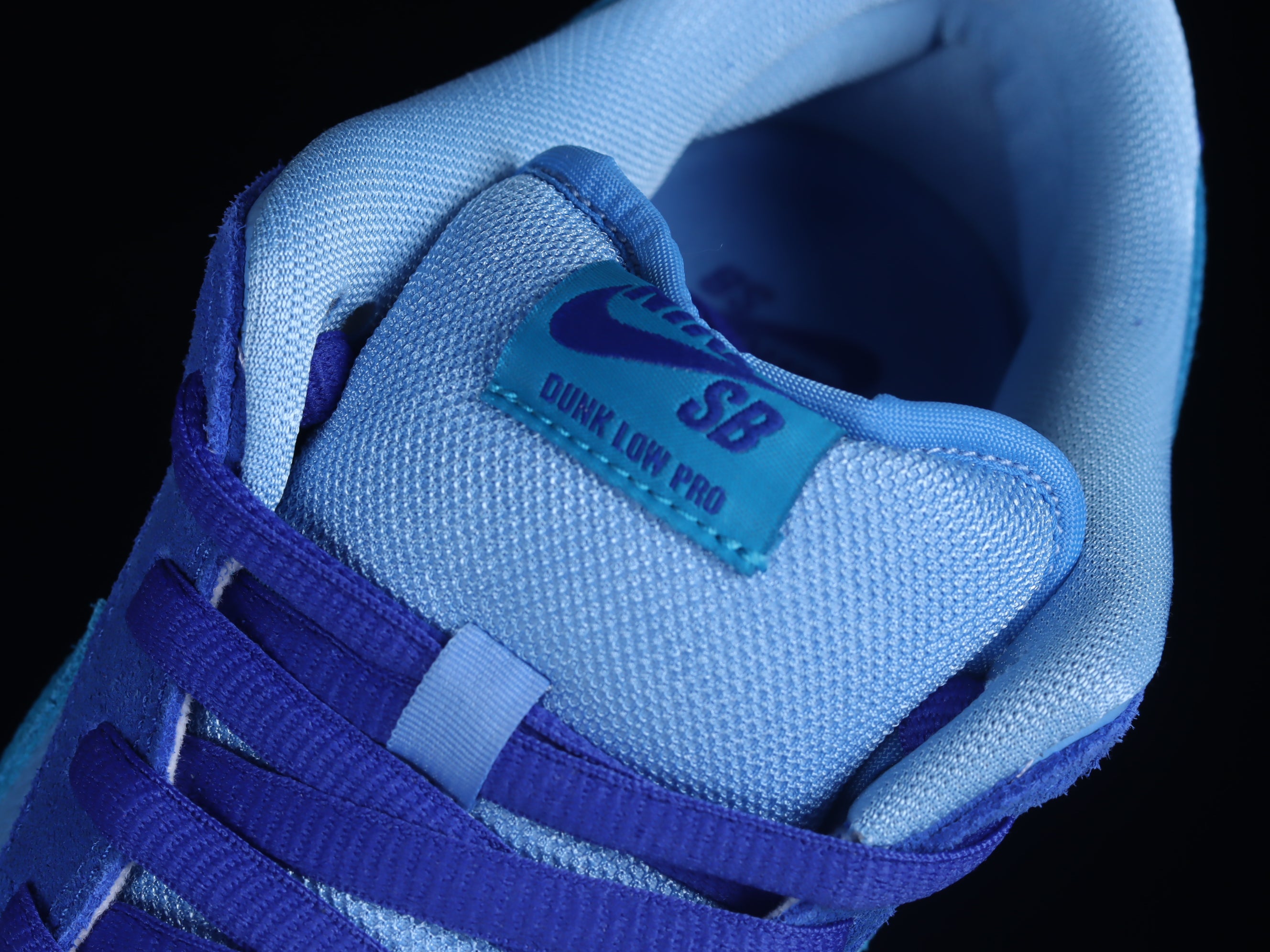 Nike SB Dunk Blue Raspberry