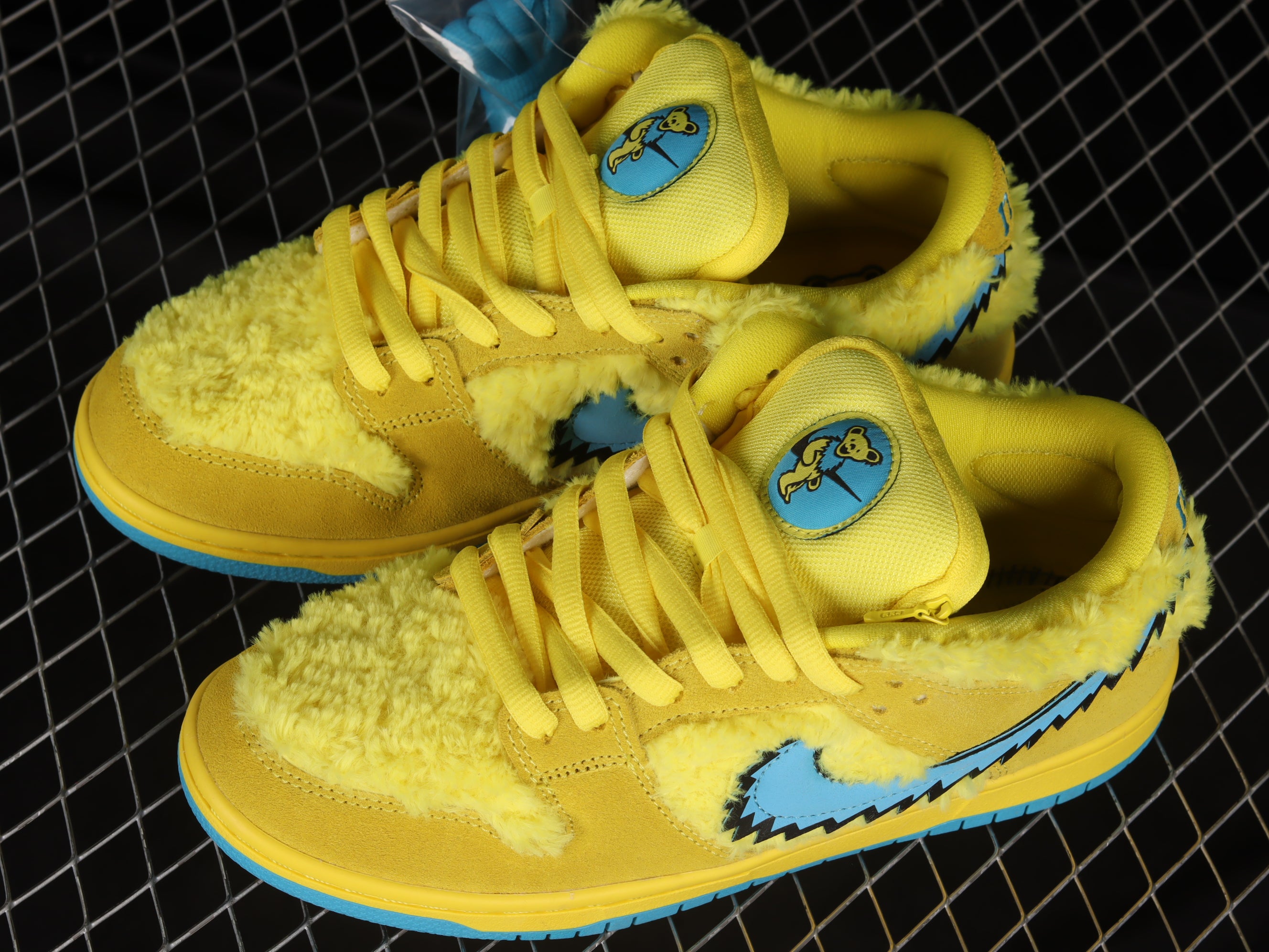 Nike SB Dunk Grateful Dead Bears Opti Yellow