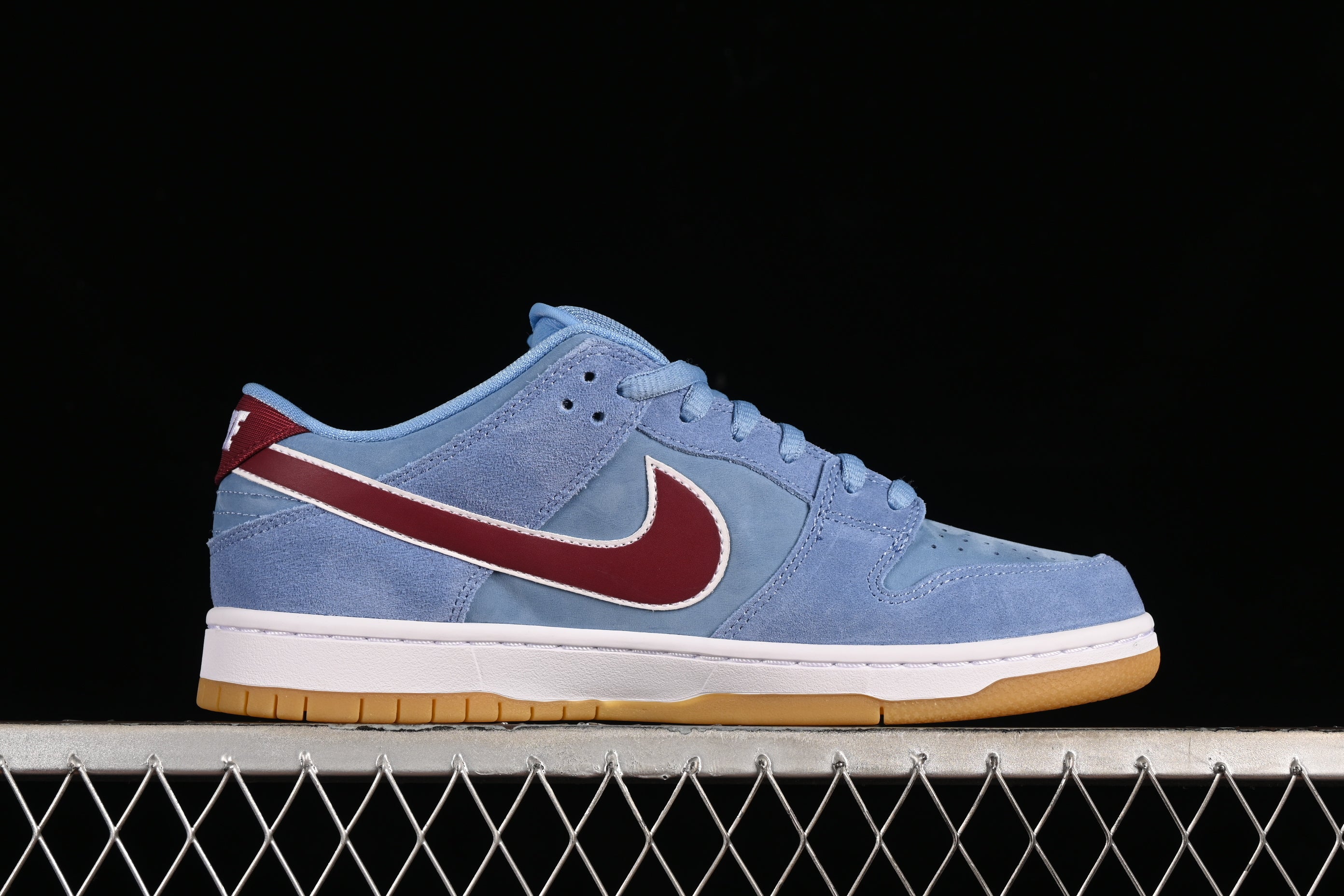 Nike SB Dunk Philadelphia Phillies