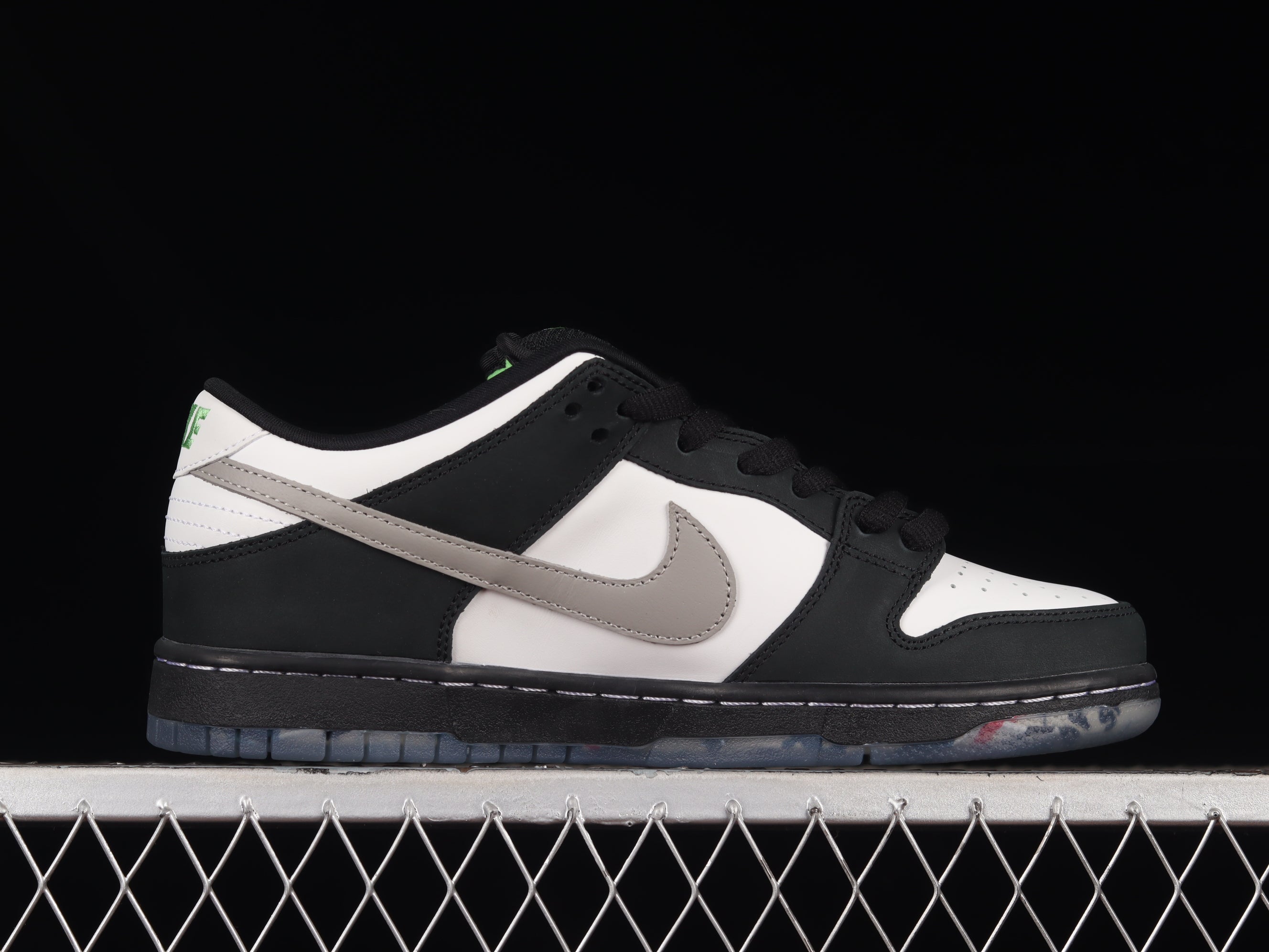 Nike SB Dunk Staple Panda Pigeon