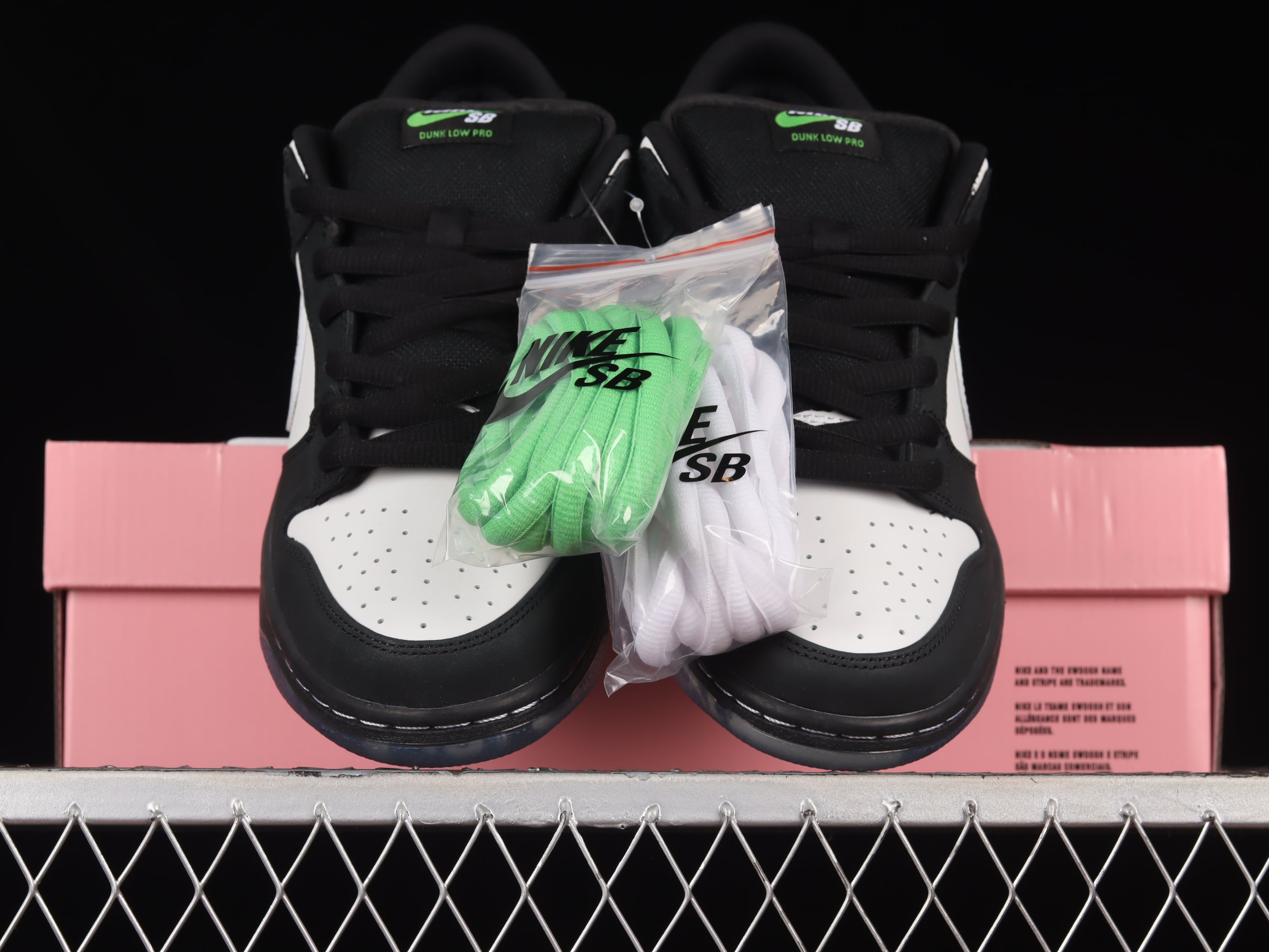 Nike SB Dunk Staple Panda Pigeon